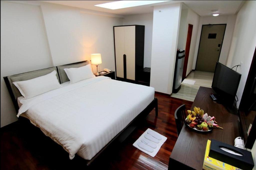 Myanmar Life Hotel Янгон Экстерьер фото